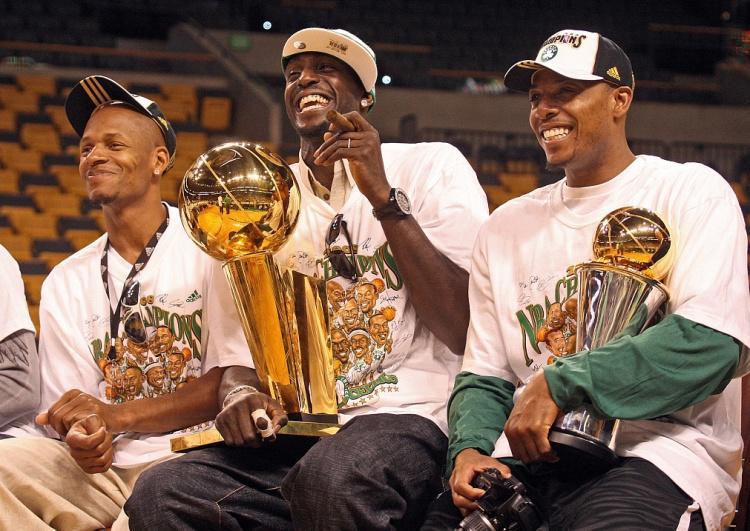 2008年的今天：凯尔特人主场39分血洗湖人 拿下队史第17冠！