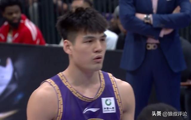 开云综合服务-广东达成三方交易引热议！朱芳雨助力陈国豪加盟广州 得到焦柏乔