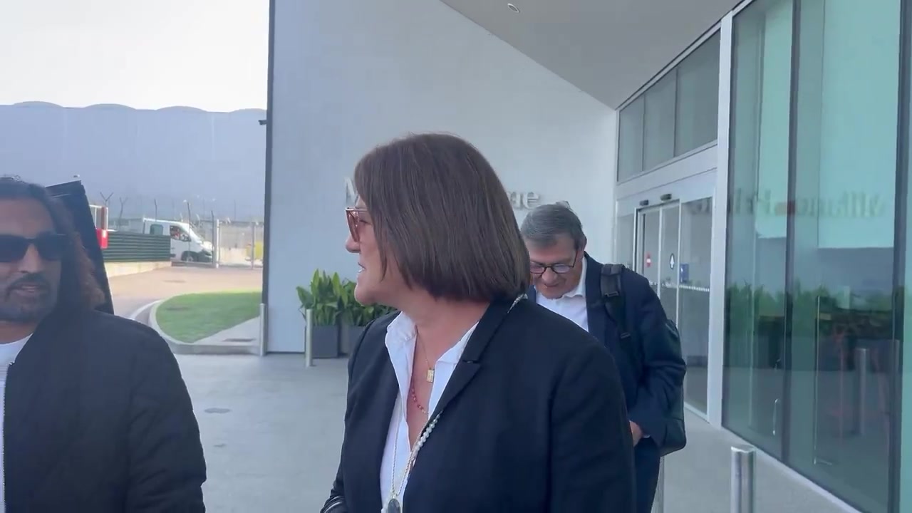 开云品牌-和儿子飞抵米兰城！母亲：加盟米兰一直是拉比奥特的首选